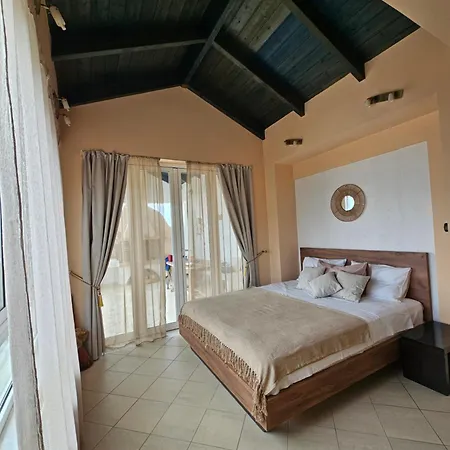 Marily's Seaview With Private Jacuzzi And Bbq דירה